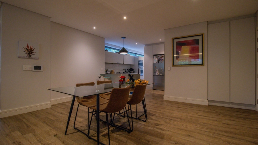 To Let 2 Bedroom Property for Rent in Fresnaye Western Cape